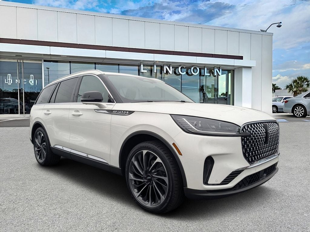 2026 Lincoln Aviator Reserve in Pristine White Metallic Tri-Coat — front three-quarter view