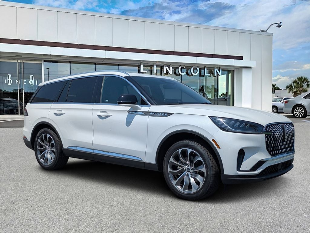 2026 Lincoln Aviator Reserve in Pristine White Metallic Tri-Coat — front three-quarter view