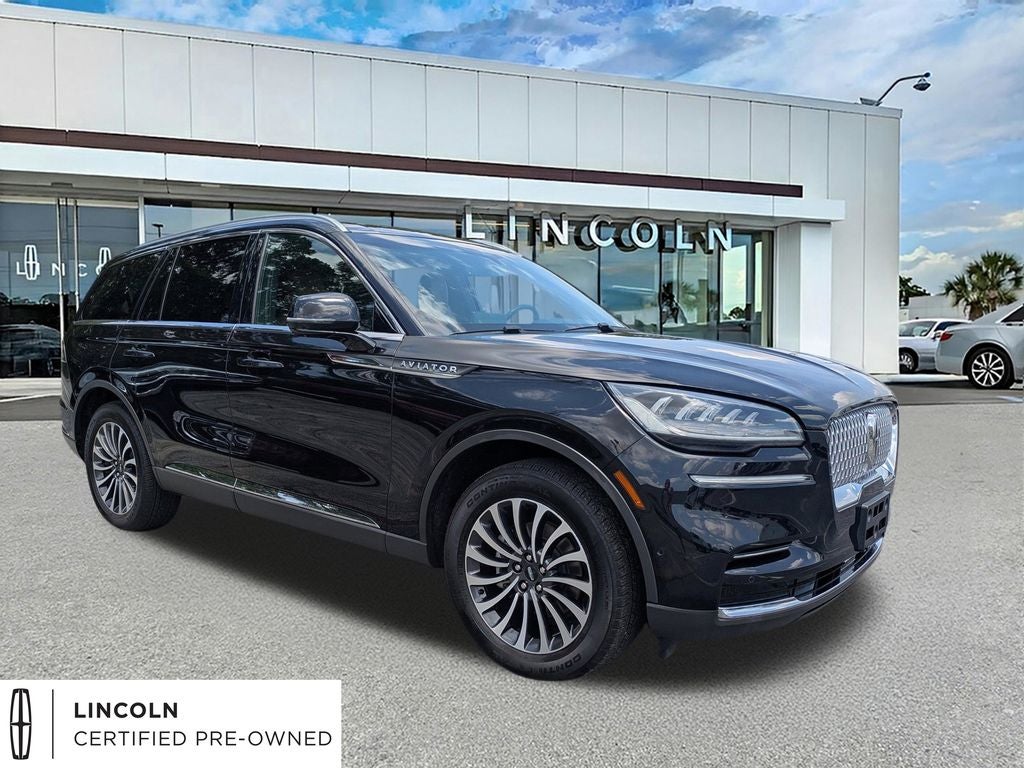 2023 Lincoln Aviator Reserve in Infinite Black Metallic Clearcoat — front three-quarter view
