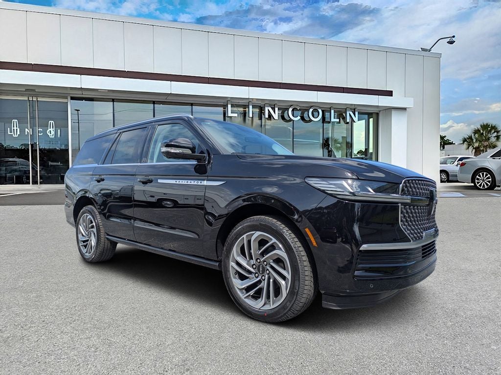 2026 Lincoln Navigator Reserve in Infinite Black Metallic Clearcoat — front three-quarter view