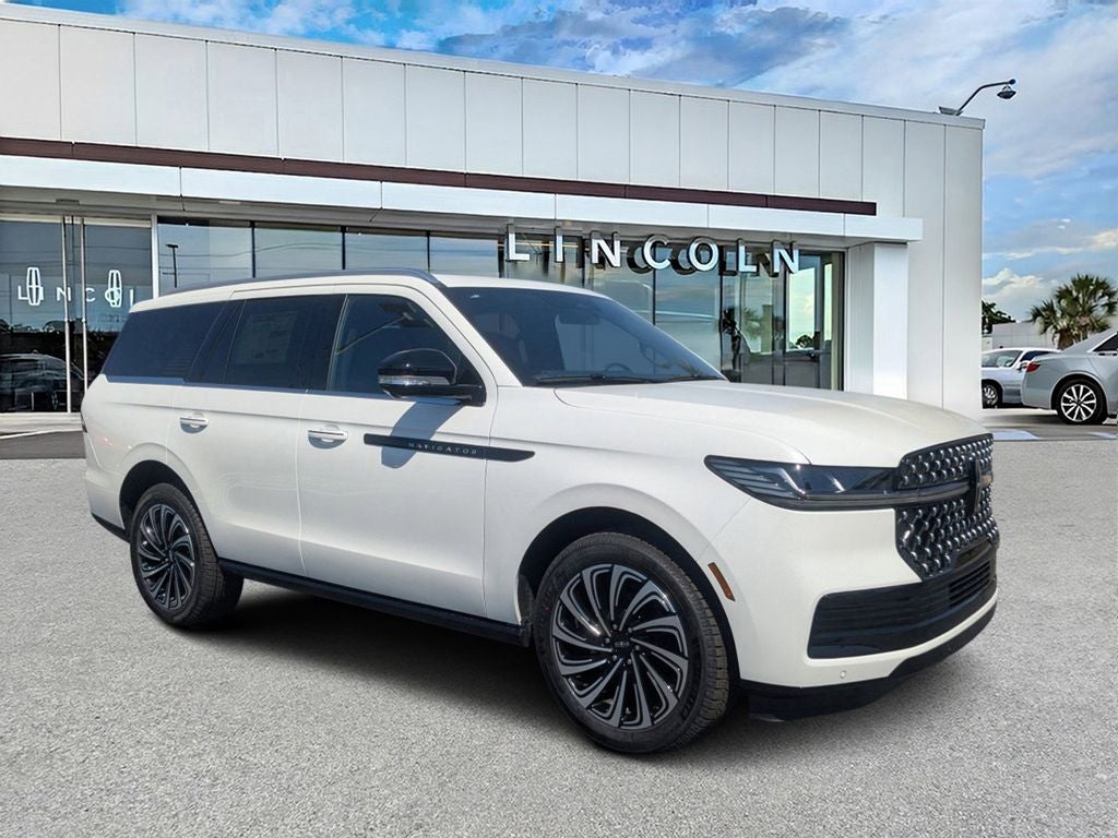 2026 Lincoln Navigator Black Label in Pristine White Metallic Tri-Coat — front three-quarter view