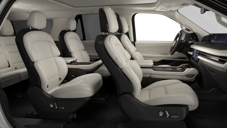 2027 Lincoln Navigator L — detail view