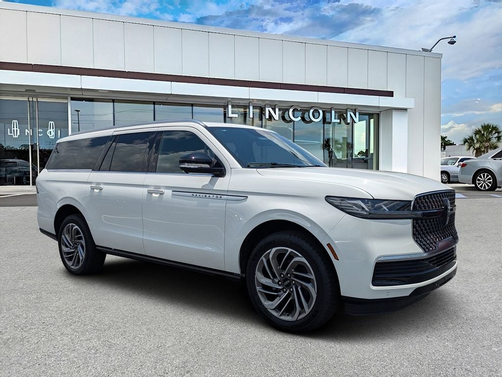 2026 Lincoln Navigator L Reserve in Pristine White Metallic Tri-Coat — front three-quarter view