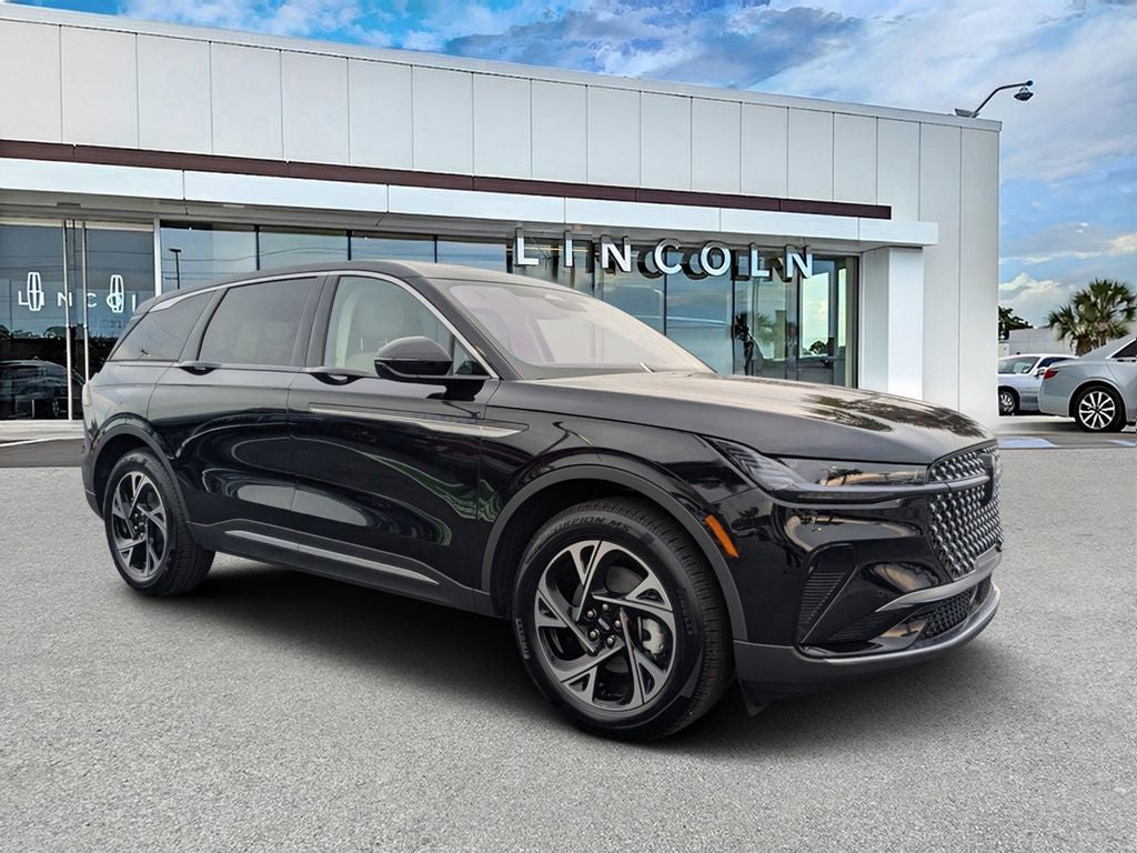 2026 Lincoln Nautilus Premiere in Infinite Black Metallic Clearcoat — front three-quarter view