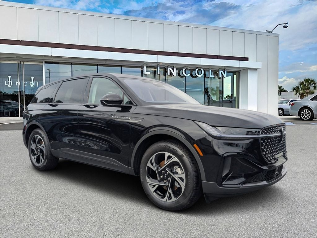 2026 Lincoln Nautilus Premiere in Infinite Black Metallic Clearcoat — front three-quarter view