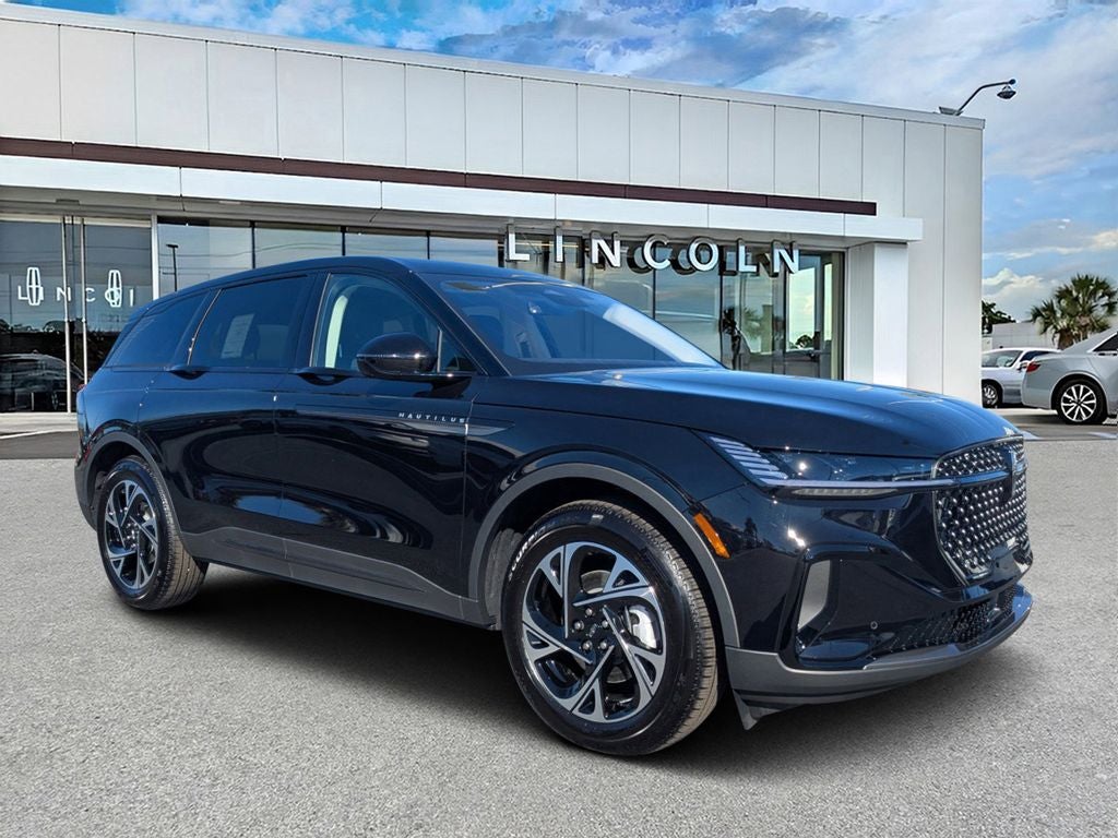2026 Lincoln Nautilus Premiere in Infinite Black Metallic Clearcoat — front three-quarter view