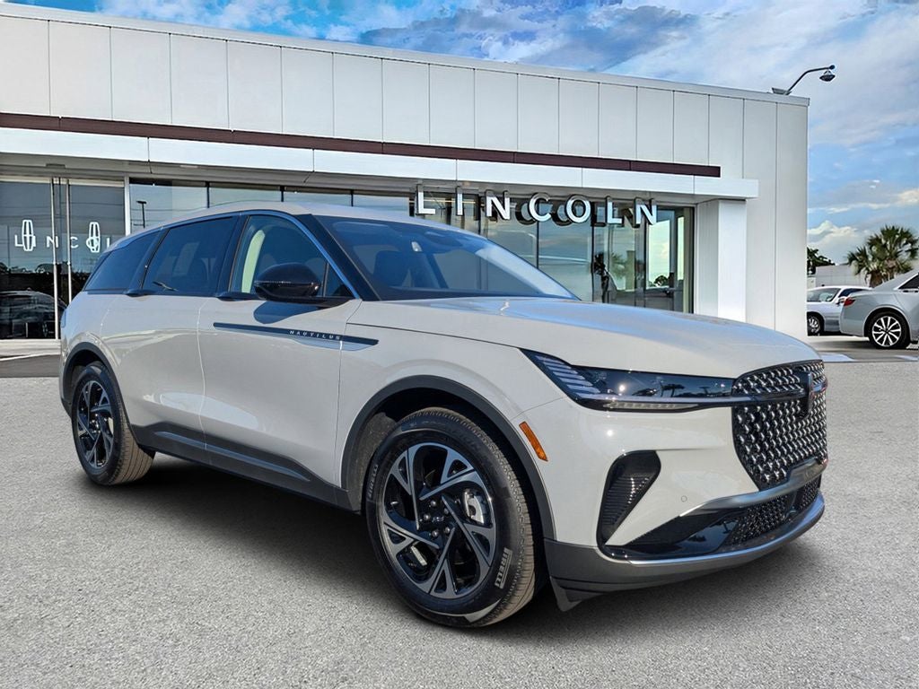 2026 Lincoln Nautilus Premiere in Gray Matter Metallic Clearcoat — front three-quarter view