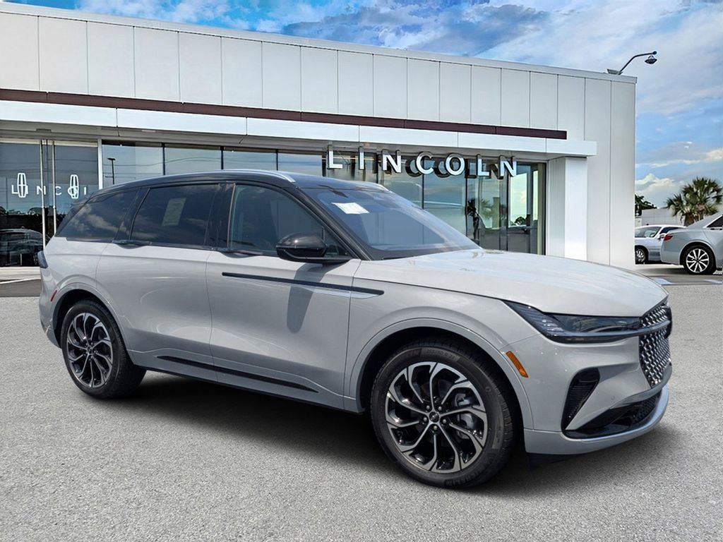 2026 Lincoln Nautilus Reserve in Gray Matter Metallic Clearcoat — front three-quarter view