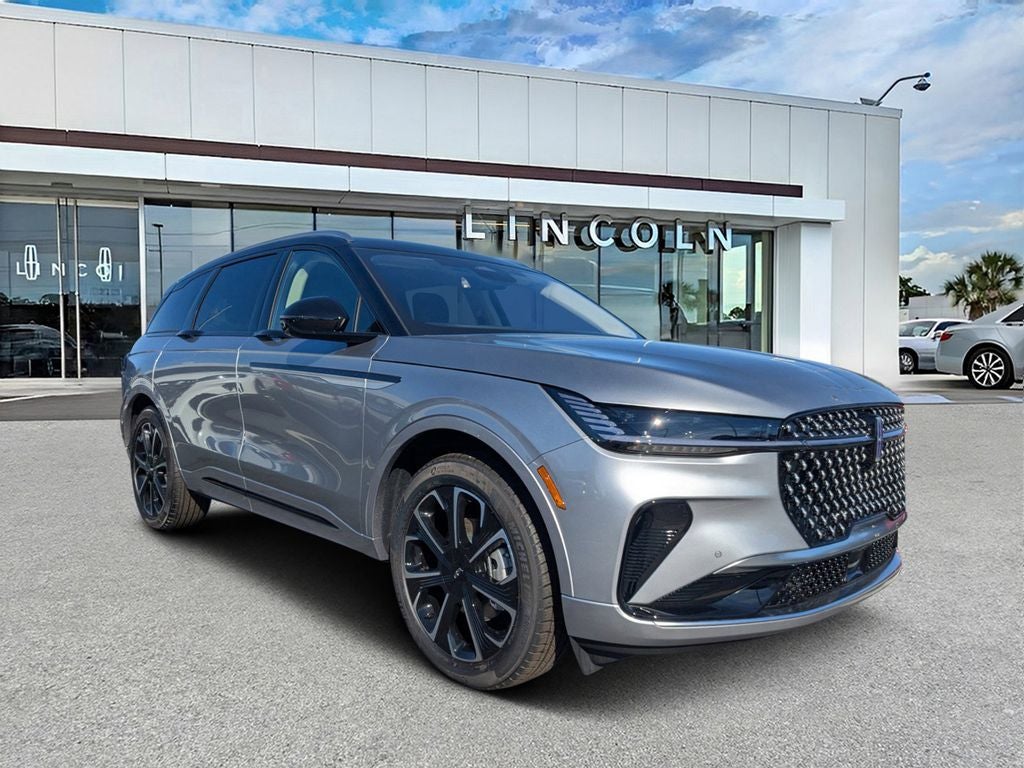 2026 Lincoln Nautilus Reserve in Silver Radiance Metallic Clearcoat — front three-quarter view