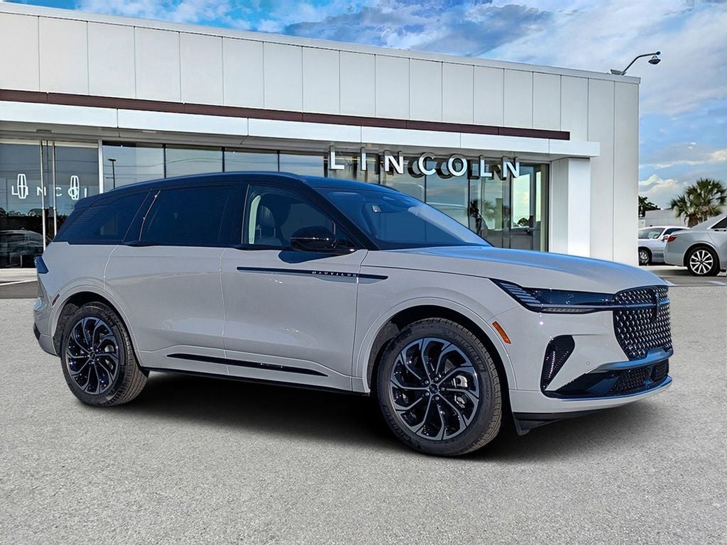 2026 Lincoln Nautilus Reserve in Gray Matter Metallic Clearcoat — front three-quarter view